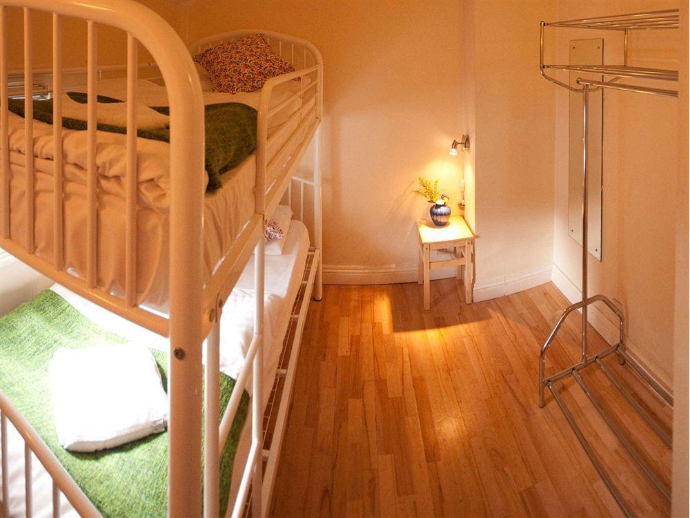 The Times - Camden Place Albergue *